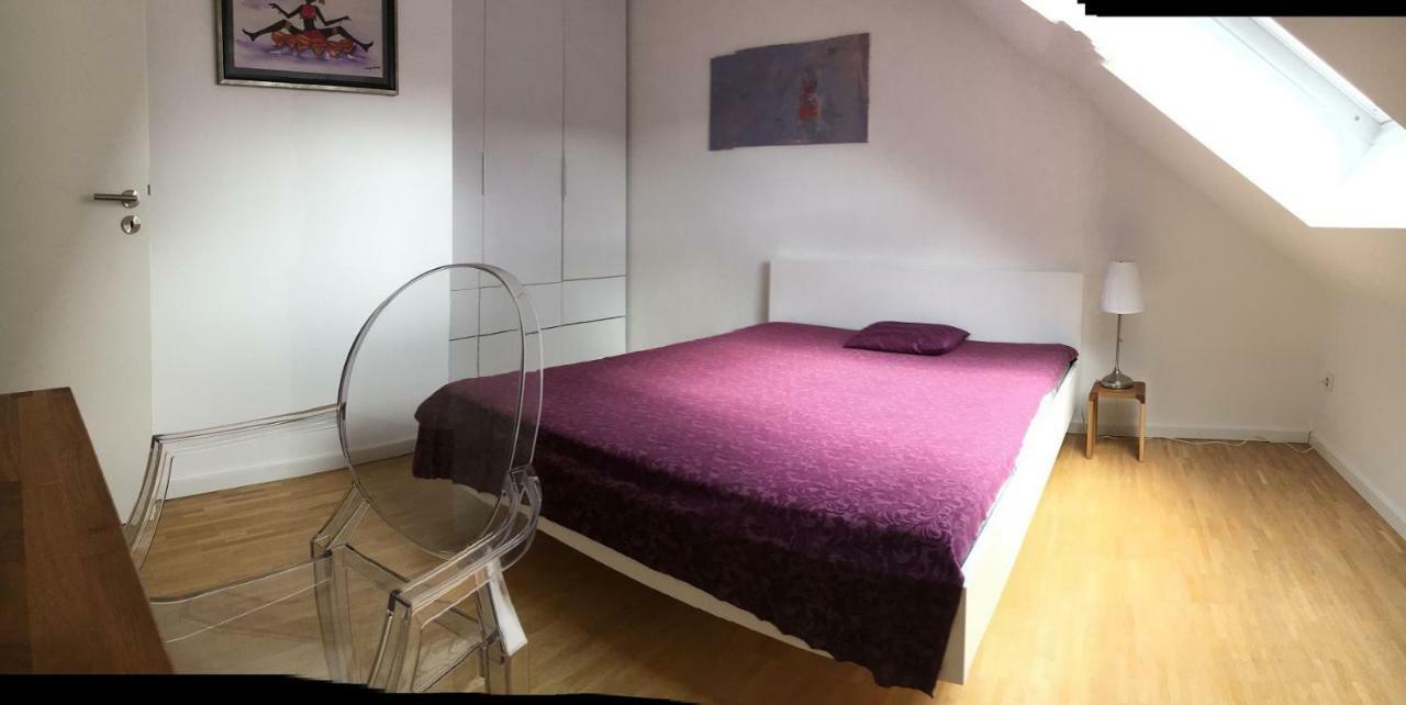 Luxuriöse In Stadtvilla * Düsseldorf